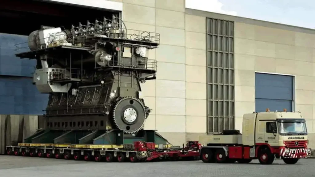 شاحنة تحمل أكبر محرك احتراق داخلي في العالم: Wärtsilä-Sulzer RTA96-C